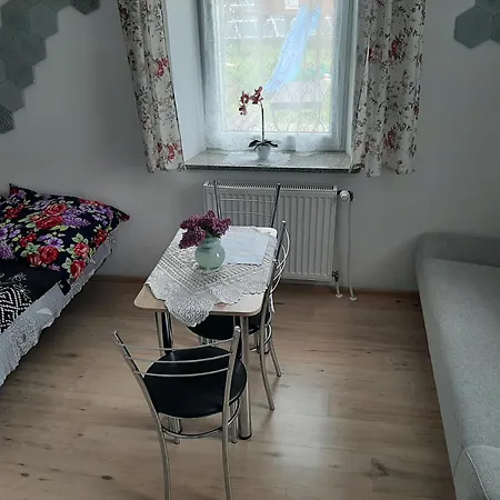 Trzy Szczescia 홈스테이 스클라르스카포렘바